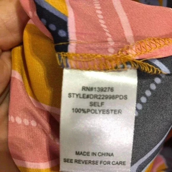 DR2 By Daniel Rainn Satin Tropical patten, Heat pocket,button up,collar - Picture 8 of 8